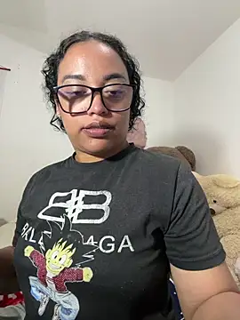 Snapshot of angela_angels_ chatting on June 30, 2:44 am angela angels online show from June 30, 2:44 am