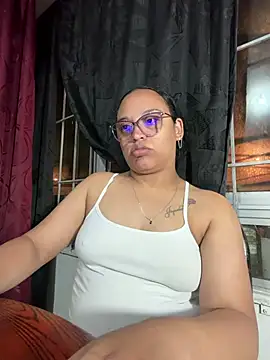 Snapshot of angela_angels_ chatting on June 16, 2:44 am angela angels online show from June 16, 2:44 am