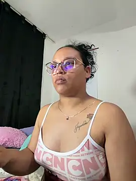 Snapshot of angela_angels_ chatting on June 7, 3:45 am angela angels online show from June 7, 3:45 am