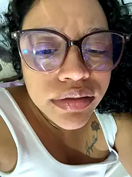 Snapshot of angela_angels_ chatting on September 22, 1:22 am angela angels online show from September 22, 1:22 am