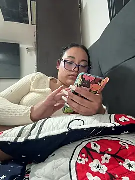 Snapshot of angela_angels_ chatting on March 6, 7:47 am angela angels online show from March 6, 7:47 am