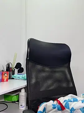 Snapshot of angela_angels_ chatting on September 29, 1:56 am angela angels online show from September 29, 1:56 am
