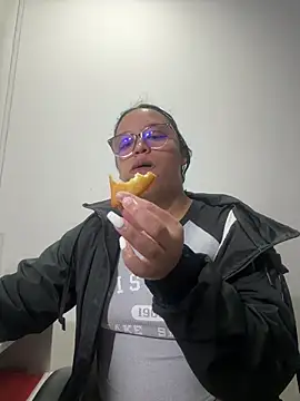 Snapshot of angela_angels_ chatting on March 9, 11:56 pm angela angels online show from March 9, 11:56 pm