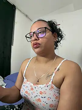 Snapshot of angela_angels_ chatting on July 12, 3:07 am angela angels online show from July 12, 3:07 am