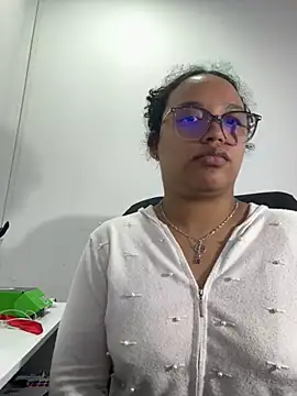Snapshot of angela_angels_ chatting on September 24, 1:46 am angela angels online show from September 24, 1:46 am