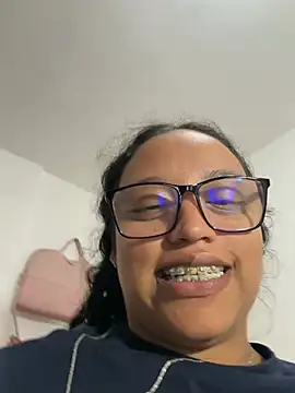 Snapshot of angela_angels_ chatting on June 25, 2:31 am angela angels online show from June 25, 2:31 am