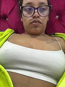 Snapshot of angela_angels_ chatting on January 17, 6:57 am angela angels online show from January 17, 6:57 am