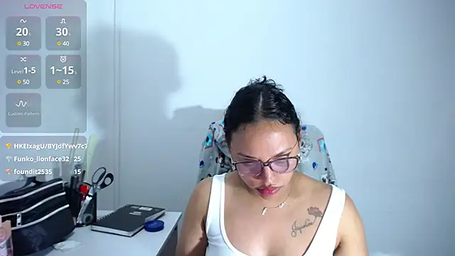 Snapshot of angela_angels_ chatting on March 16, 1:49 am angela angels online show from March 16, 1:49 am