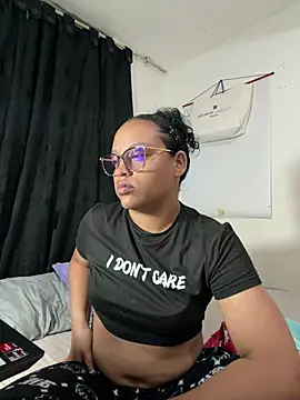 Snapshot of angela_angels_ chatting on June 12, 10:02 am angela angels online show from June 12, 10:02 am