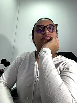 Snapshot of angela_angels_ chatting on September 25, 1:55 am angela angels online show from September 25, 1:55 am