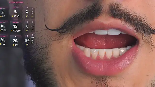 Snapshot of Zionmattis chatting on November 12, 1:32 am Zionmattis online show from November 12, 1:32 am