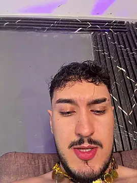 Snapshot of Zionmattis chatting on July 26, 1:23 am Zionmattis online show from July 26, 1:23 am