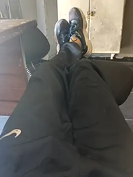 Snapshot of Juliano69xv chatting on November 19, 6:08 pm Juliano69xv online show from November 19, 6:08 pm