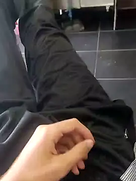 Snapshot of Juliano69xv chatting on October 27, 6:09 pm Juliano69xv online show from October 27, 6:09 pm