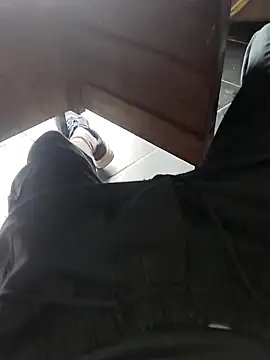 Snapshot of Juliano69xv chatting on November 17, 6:34 pm Juliano69xv online show from November 17, 6:34 pm