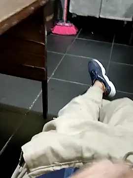 Snapshot of Juliano69xv chatting on October 16, 11:35 pm Juliano69xv online show from October 16, 11:35 pm