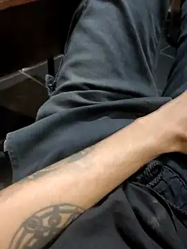 Snapshot of Juliano69xv chatting on November 16, 10:35 pm Juliano69xv online show from November 16, 10:35 pm