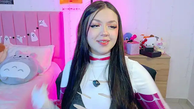 Snapshot of p3ach1 chatting on October 28, 3:18 am p3ach1 online show from October 28, 3:18 am