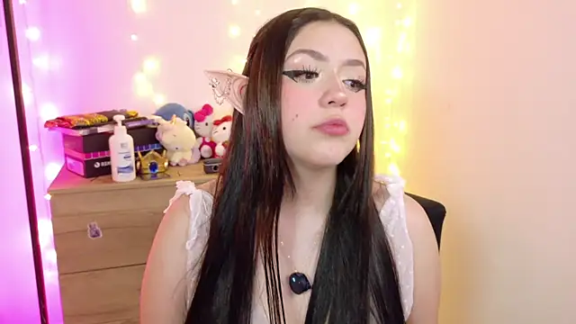 Snapshot of p3ach1 chatting on November 9, 12:47 am p3ach1 online show from November 9, 12:47 am