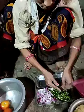 Snapshot of poojaji2024 chatting on March 4, 1:45 am poojaji2024 online show from March 4, 1:45 am