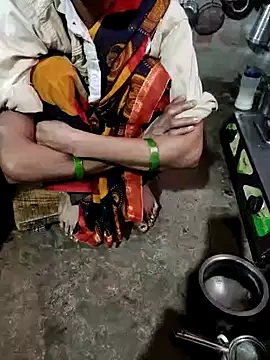 Snapshot of poojaji2024 chatting on January 16, 2:51 am poojaji2024 online show from January 16, 2:51 am