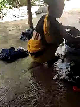 Snapshot of poojaji2024 chatting on February 27, 5:29 am poojaji2024 online show from February 27, 5:29 am