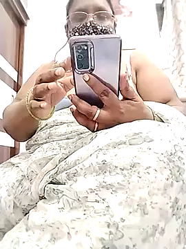 Snapshot of Pushpavathi_78 chatting on October 16, 5:32 pm Pushpavathi 78 online show from October 16, 5:32 pm