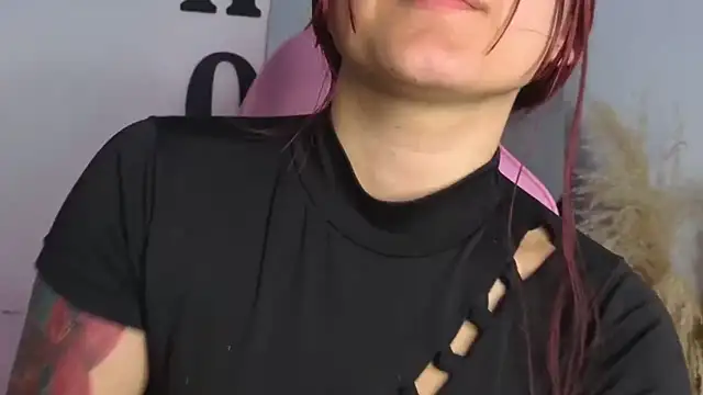 Snapshot of carolayrosse chatting on October 12, 4:14 am carolayrosse online show from October 12, 4:14 am