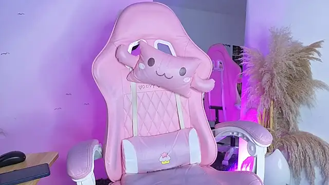 Snapshot of carolayrosse chatting on September 9, 3:27 am carolayrosse online show from September 9, 3:27 am