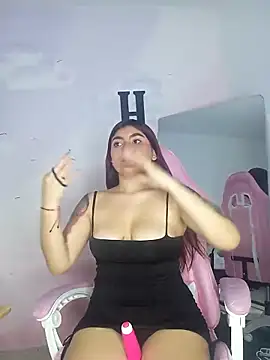 Snapshot of carolayrosse chatting on October 22, 3:17 am carolayrosse online show from October 22, 3:17 am