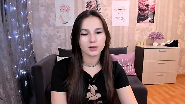 Snapshot of MilaDaisen chatting on September 26, 2:24 pm MilaDaisen online show from September 26, 2:24 pm