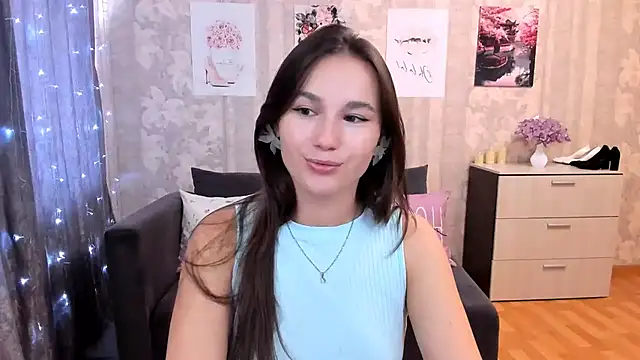 Snapshot of MilaDaisen chatting on September 16, 9:32 am MilaDaisen online show from September 16, 9:32 am