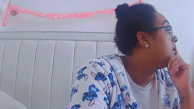 vanilla chocolate23 online show from November 17, 10:52 am