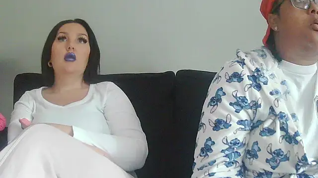 vanilla chocolate23 online show from October 1, 10:30 am