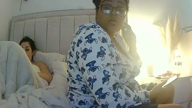 vanilla chocolate23 online show from October 12, 9:10 am