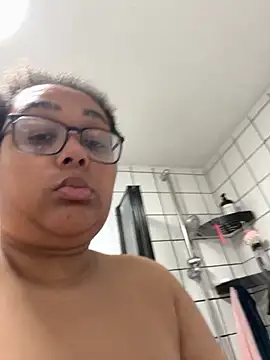 vanilla chocolate23 online show from November 14, 9:57 am