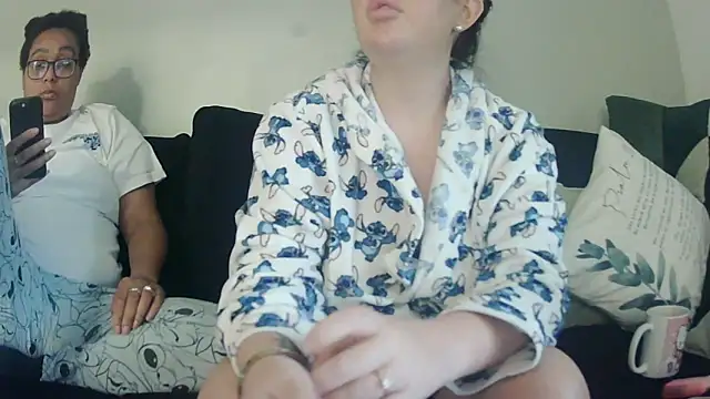 vanilla chocolate23 online show from September 18, 7:33 am