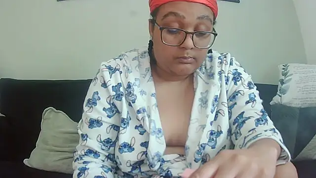 vanilla chocolate23 online show from October 2, 11:35 am