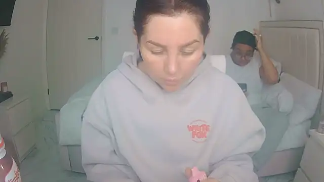 vanilla chocolate23 online show from March 31, 11:45 am