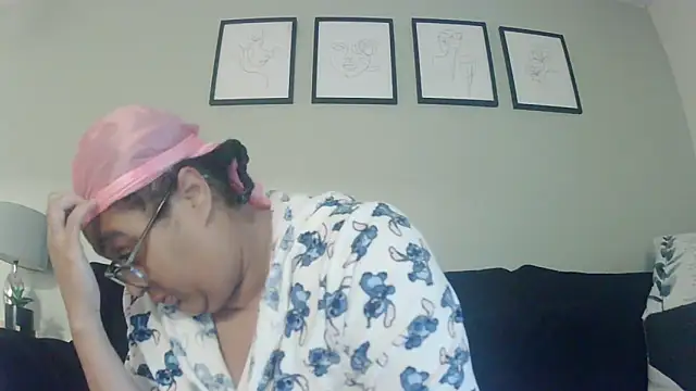 vanilla chocolate23 online show from October 7, 6:58 am