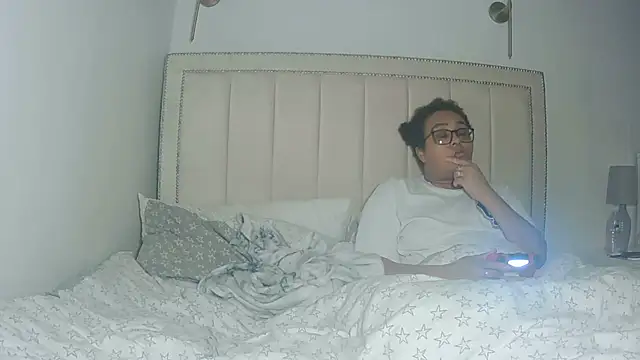 vanilla chocolate23 online show from February 21, 10:23 pm