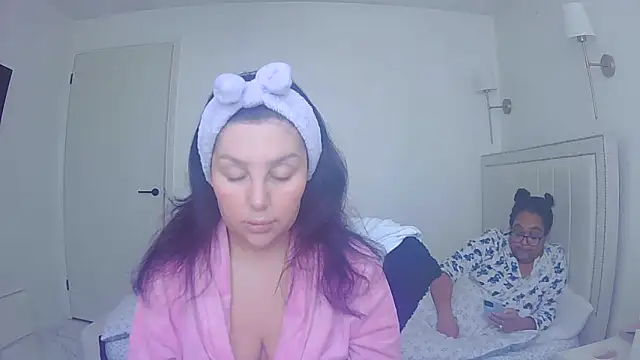 vanilla chocolate23 online show from March 26, 9:07 am