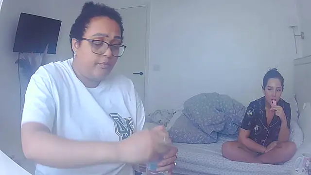 vanilla chocolate23 online show from April 13, 8:07 am