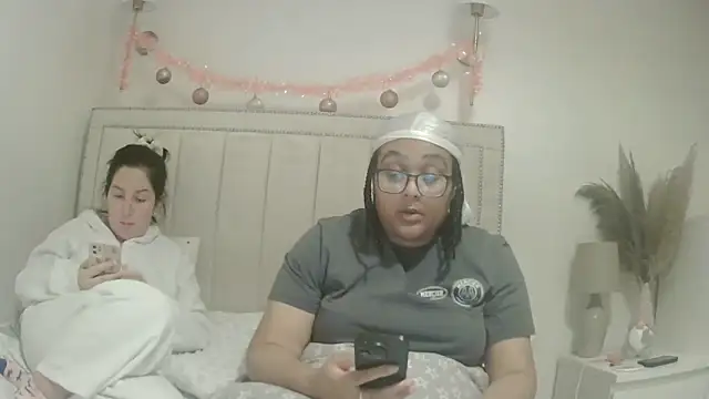 vanilla chocolate23 online show from December 18, 8:23 pm