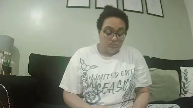 vanilla chocolate23 online show from January 8, 8:31 am