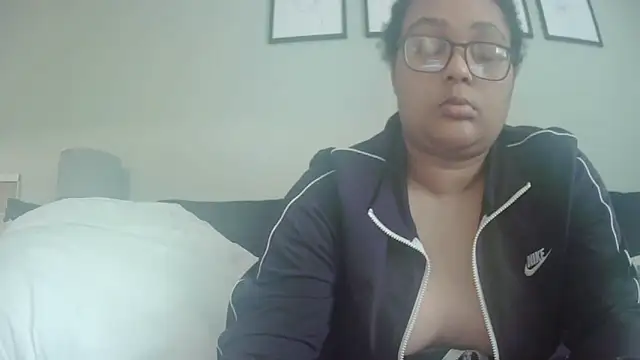 vanilla chocolate23 online show from June 4, 7:57 am