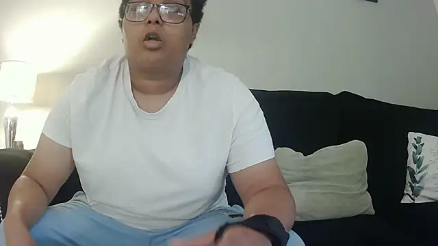 vanilla chocolate23 online show from September 10, 11:20 am