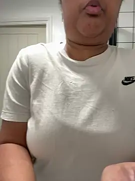 vanilla chocolate23 online show from January 10, 12:22 pm