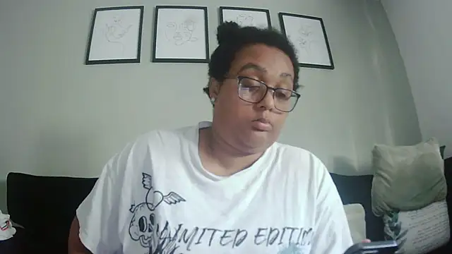 vanilla chocolate23 online show from September 15, 8:04 am