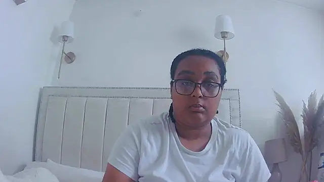 vanilla chocolate23 online show from October 9, 8:15 am